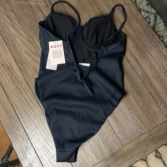 NWT Roxy Ribbed black swim one piece women’s size Large - Picture 4 of 6